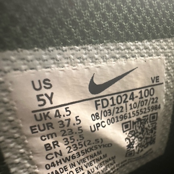 Nike Kids Dunk High-Top Sneakers - White and Green, worn one time - Picture 4 of 4